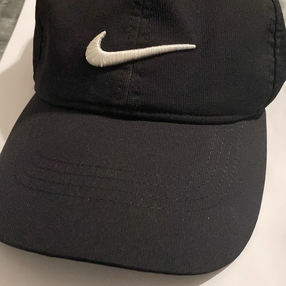 Black Nike Hat - Picture 2 of 4